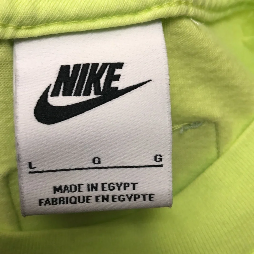 Nike Sportswear LA Graphic Boxy Crop T-Shirt